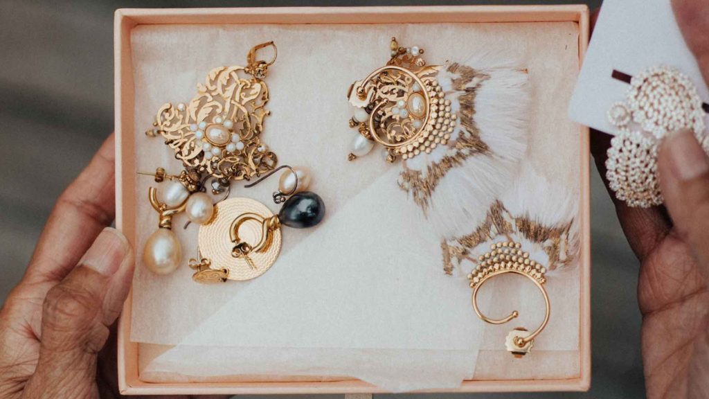 Where-You-Can-Buy-Vintage-Jewelry-From-on-successtuff