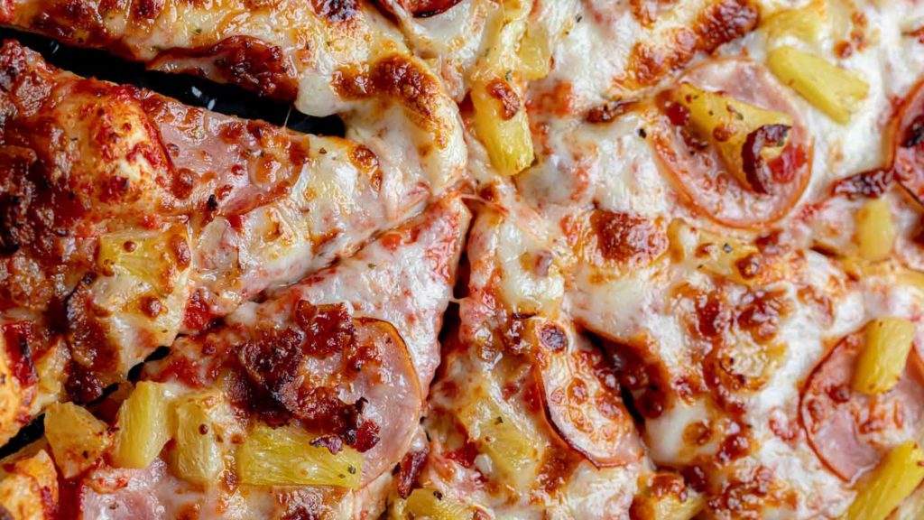 National-Friendship-Day-Celebrate-the-Day-with-Pizza-on-successtuff