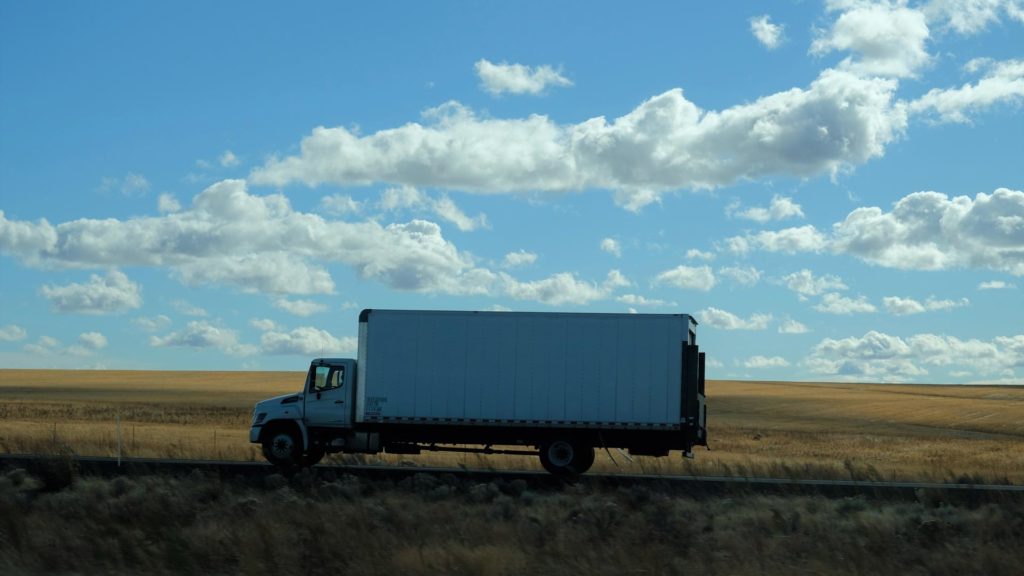 Things-You-Need-To-Know-for-Finding-Trucking-Permit-Services-On SuccesStuff