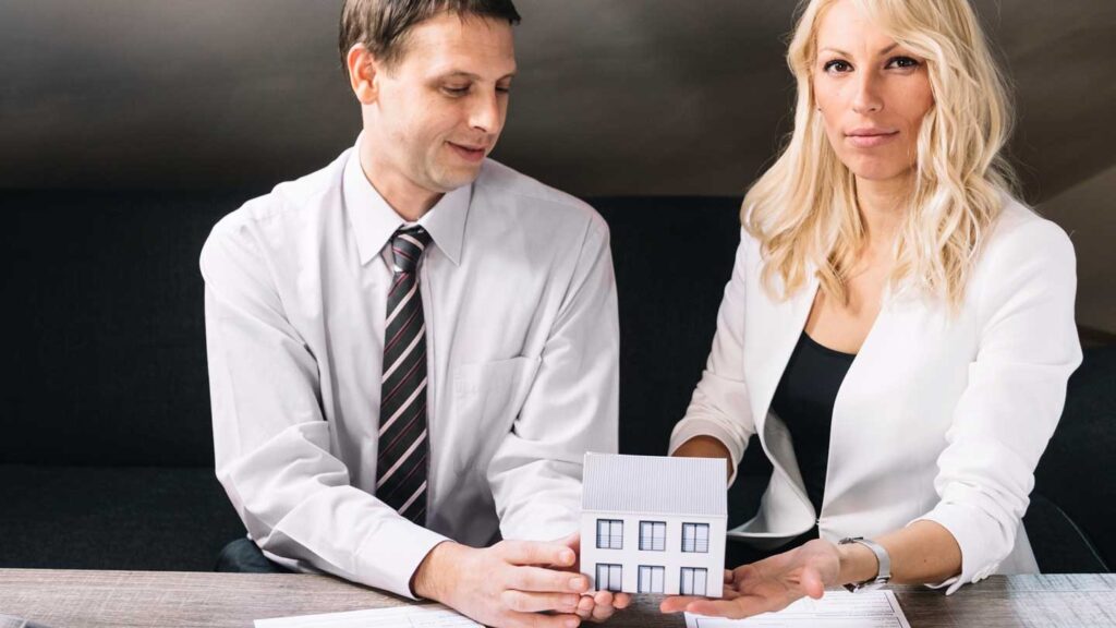 Reverse-Mortgages---Advantages,-Disadvantages,-And-Everything-In-Between-on-successtuff